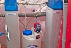 Aquasoftener - duplex - paralelné zapojenie pre nepretržitú úpravu vody aj v čase regenerácie + dezinfekcia vody Aquados