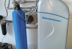 Zmäkčenie vody AquaSoftener + UV lampa pre ochranu proti baktériám